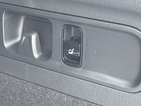 New 2026 Mercedes-Benz GLC 300 image 11
