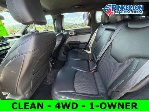 Used 2024 Jeep Compass Latitude AWD/4WD image 5