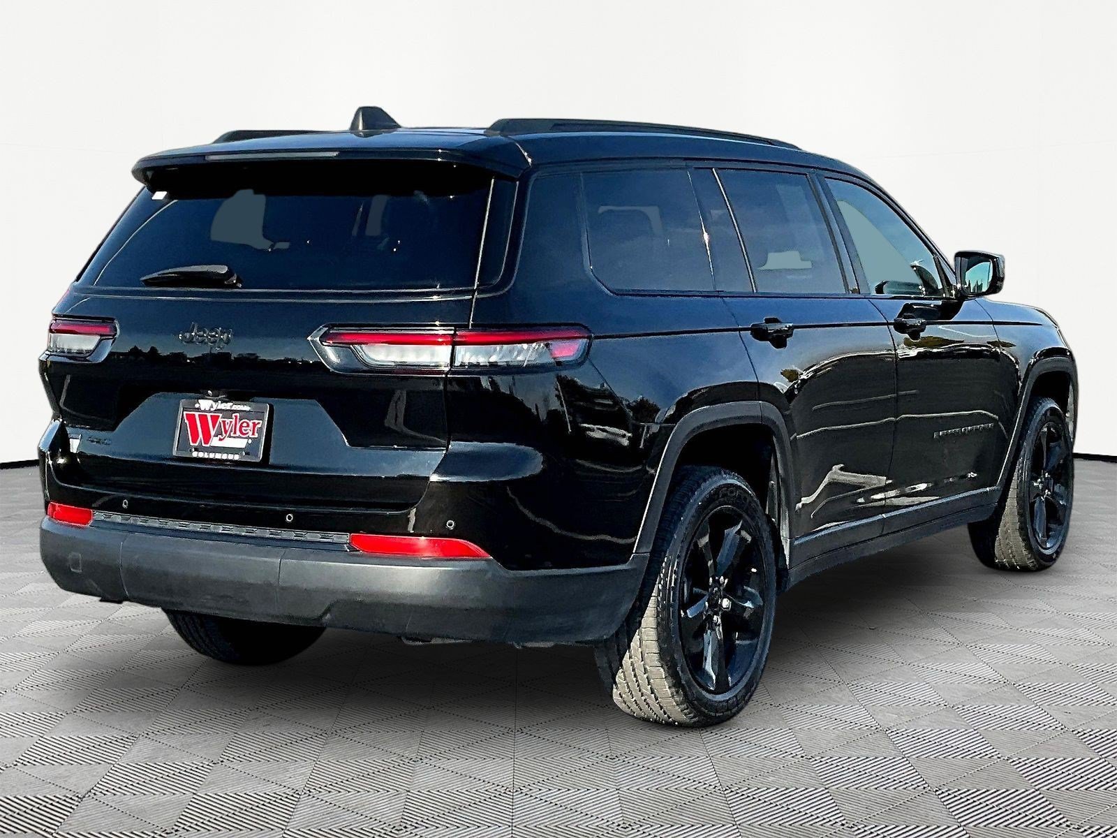 Used 2022 Jeep Grand Cherokee L Laredo AWD/4WD image 6