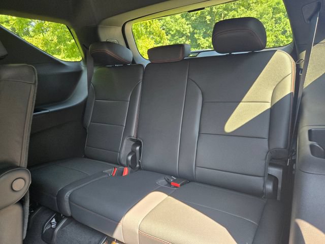 New 2026 Chevrolet Traverse RS w/ LPO, Floor Liner Package FWD image 18