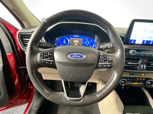 Used 2020 Ford Escape Titanium w/ Titanium Premium Package 2.0 image 17