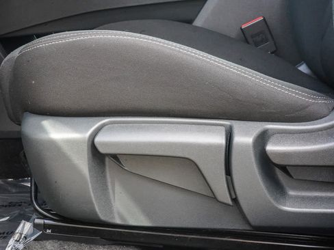 Used 2023 Nissan Rogue S FWD image 19