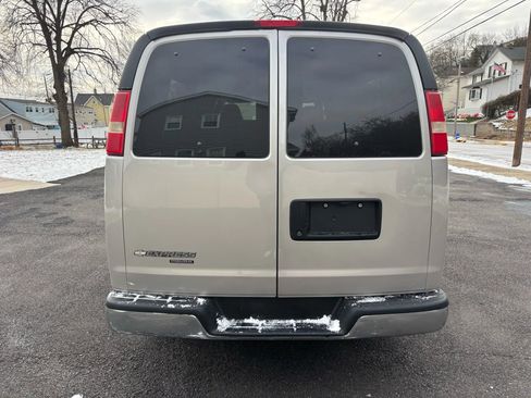 Used 2008 Chevrolet Express 3500 Extended Passenger w/ LT Preferred Equipment Group image 7