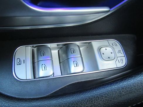 Used 2024 Mercedes-Benz GLE 450e 4MATIC image 37
