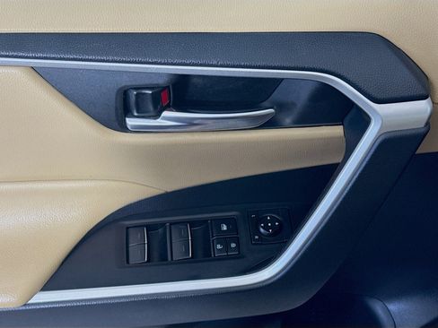 Used 2022 Toyota RAV4 XLE image 24