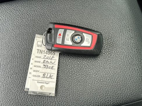 Used 2018 BMW 330e w/ Convenience Package image 23