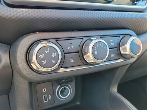 Used 2024 Nissan Kicks S image 28