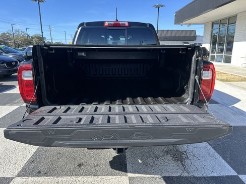 Used 2024 GMC Canyon Denali image 5