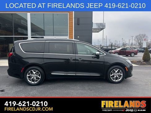 Used 2020 Chrysler Pacifica Limited image 19
