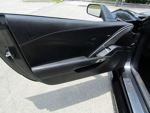 Used 2018 Chevrolet Corvette Grand Sport RWD image 11