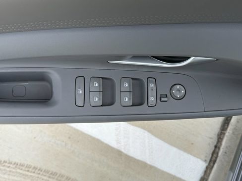 Used 2024 Hyundai Elantra SEL FWD image 12
