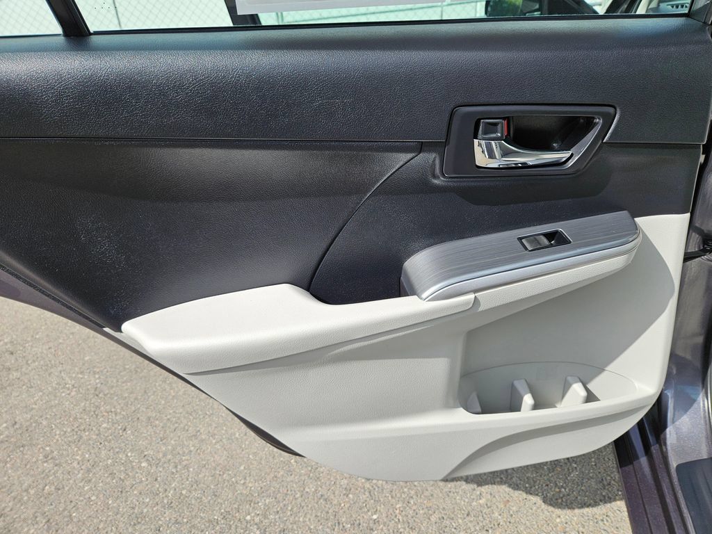 Used 2014 Toyota Camry LE FWD image 21