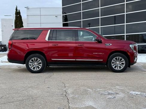 Used 2023 GMC Yukon XL Denali AWD/4WD image 2