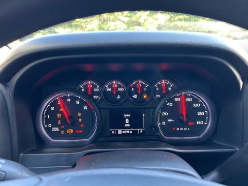 Used 2020 Chevrolet Silverado 1500 Custom w/ Custom Value Package AWD/4WD image 9