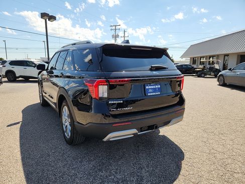 Certified 2025 Ford Explorer Platinum image 5