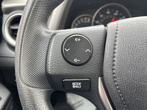 Used 2016 Toyota RAV4 LE image 19