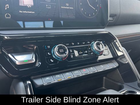 Used 2023 GMC Sierra 1500 AT4 w/ AT4 Preferred Package AWD/4WD image 29