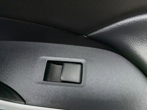 Used 2022 Toyota RAV4 LE image 30