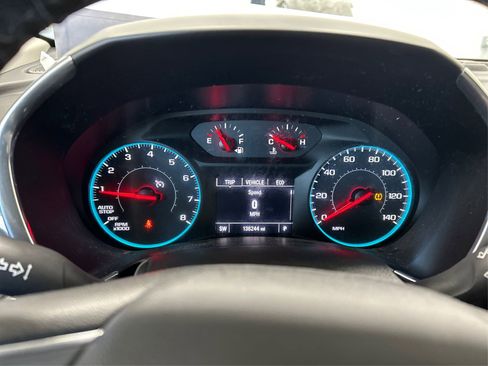 Used 2018 Chevrolet Equinox LT FWD image 15