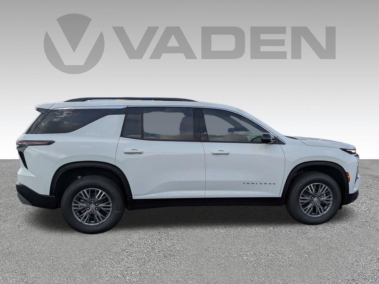 New 2027 Chevrolet Traverse LT w/ Driver Confidence Package FWD image 27