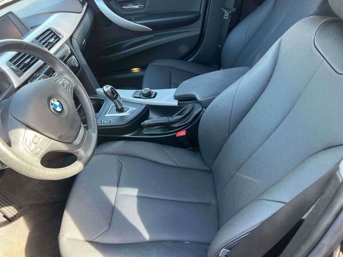 Used 2018 BMW 320i Sedan RWD image 5