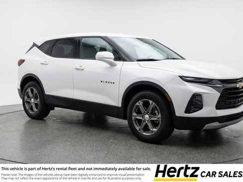 Used 2025 Chevrolet Blazer LT FWD image 1