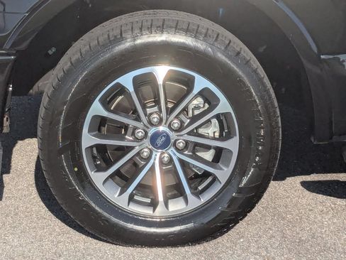 Used 2019 Ford F150 XLT w/ Equipment Group 302A Luxury RWD image 10
