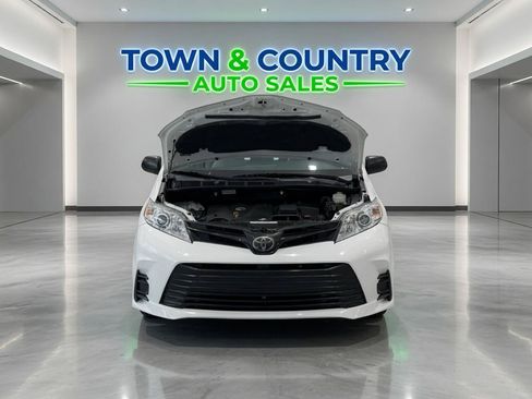 Used 2020 Toyota Sienna L FWD image 10