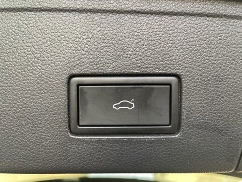 Used 2024 Volkswagen Atlas Cross Sport SEL Premium R-Line image 10