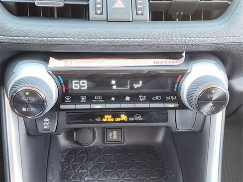 Used 2025 Toyota RAV4 XLE Premium image 14