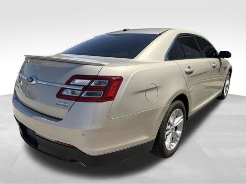 Used 2017 Ford Taurus SEL FWD image 28