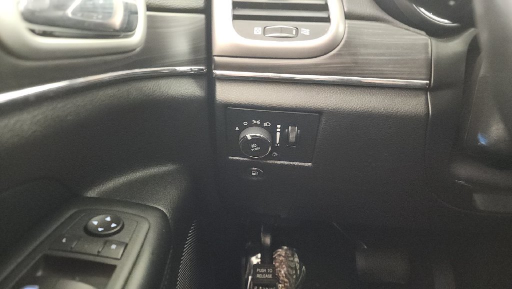 Used 2022 Jeep Grand Cherokee Limited RWD image 21