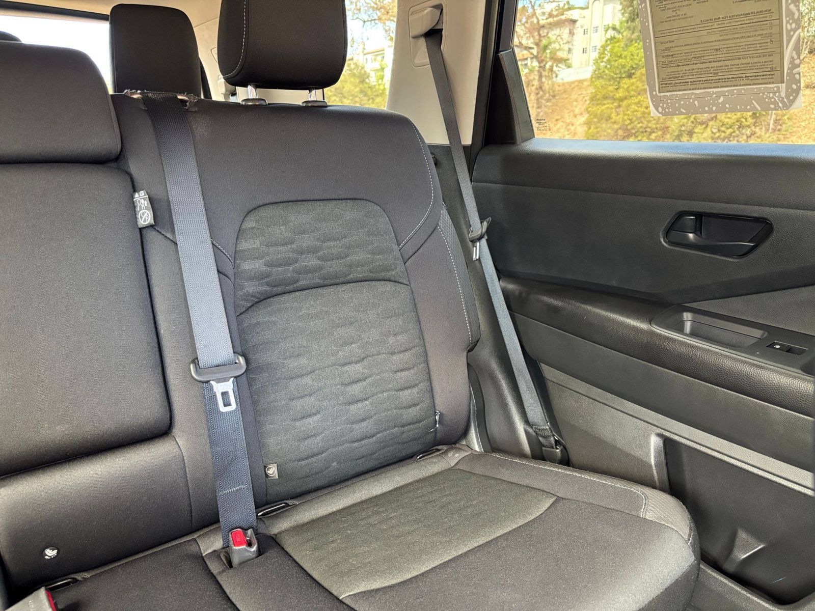 Used 2025 Nissan Pathfinder SV FWD image 39