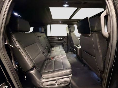 Used 2023 GMC Yukon XL Denali w/ Denali Reserve Package image 29
