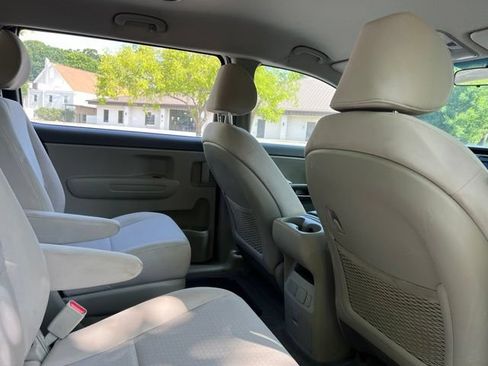 Used 2016 Kia Sedona L FWD image 15