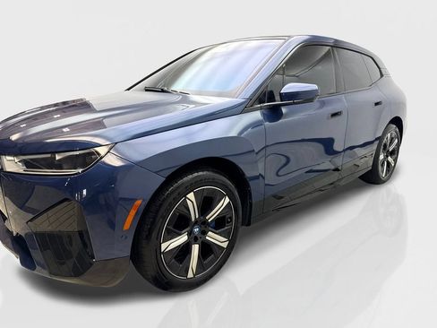 Used 2024 BMW iX xDrive50 w/ Sport Package AWD/4WD image 11