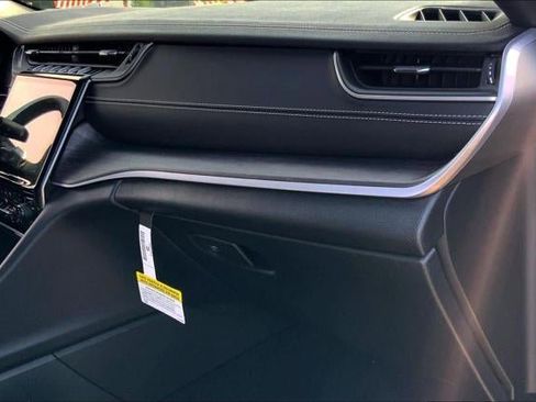 New 2025 Jeep Grand Cherokee Limited w/ Luxury Tech Group II image 55