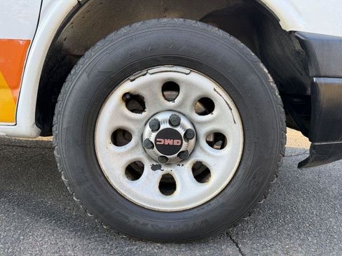 Used 2014 GMC Savana 1500 AWD image 29