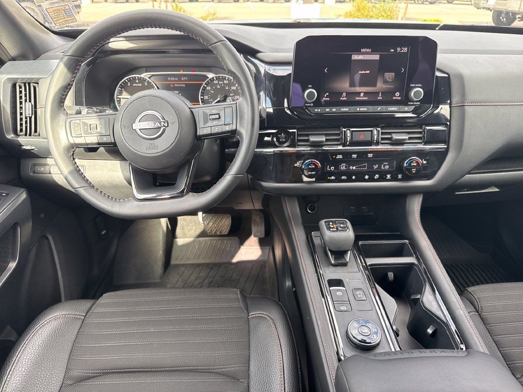 Used 2025 Nissan Pathfinder Rock Creek AWD/4WD image 10