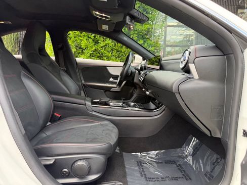Used 2022 Mercedes-Benz CLA 250 4MATIC image 34