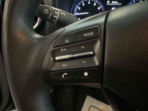 Used 2023 Hyundai Kona SE image 28