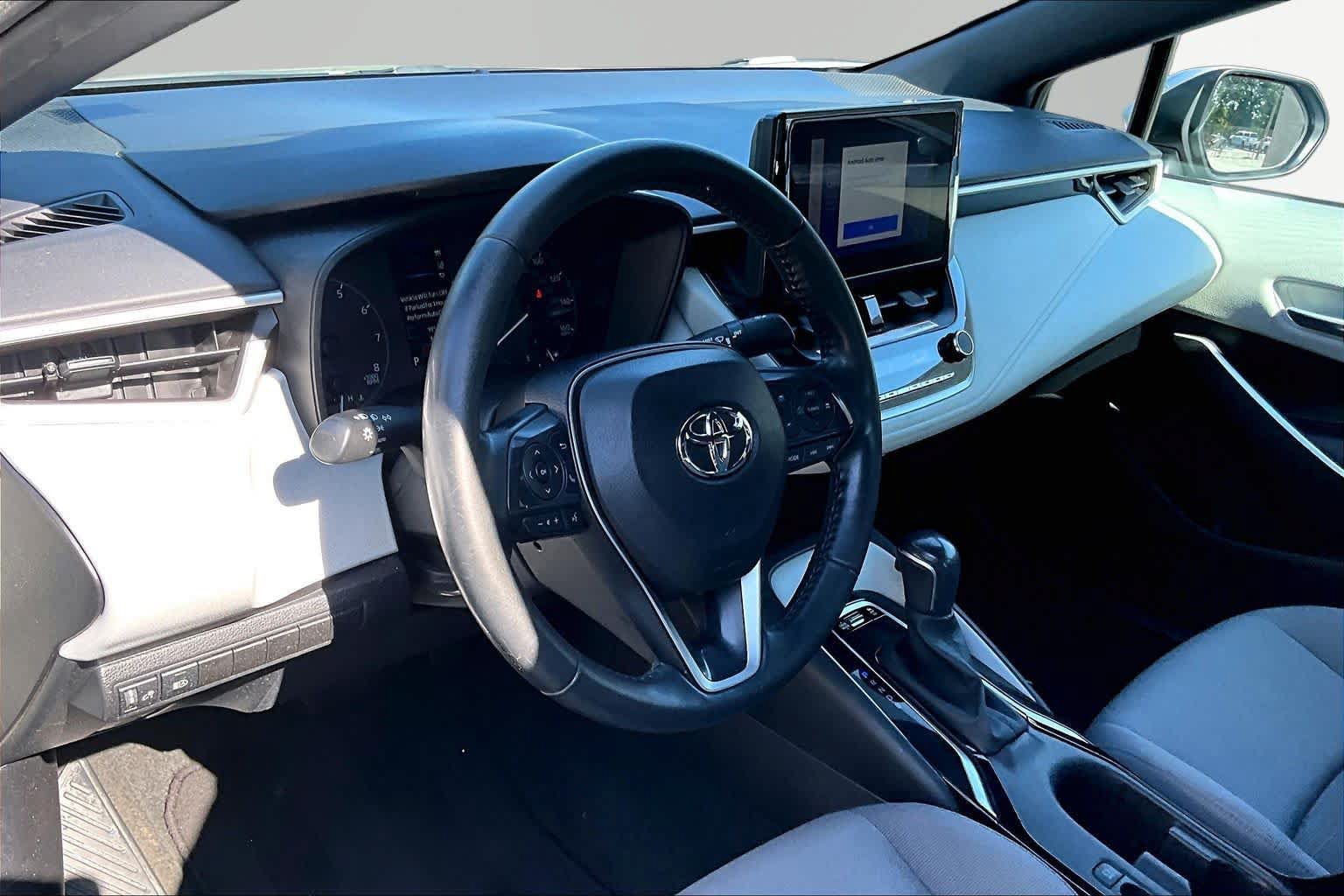 Certified 2025 Toyota Corolla SE FWD image 18