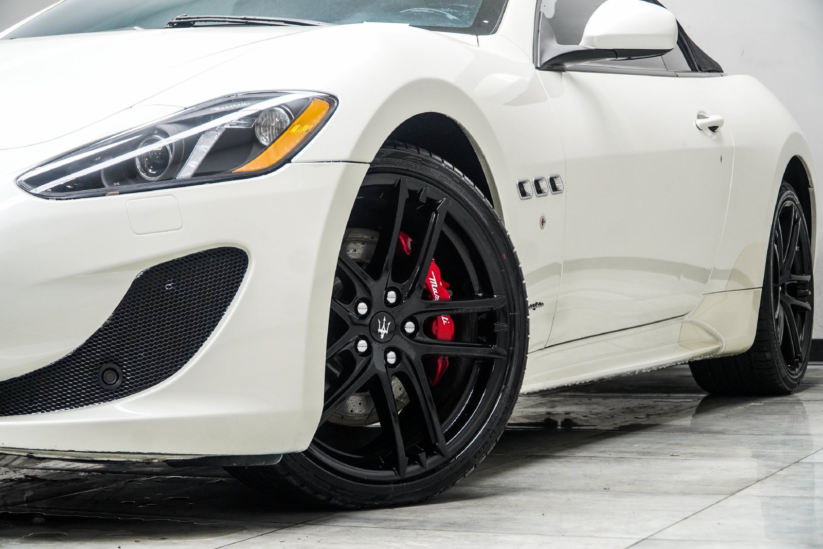 Used 2017 Maserati GranTurismo Sport RWD image 12