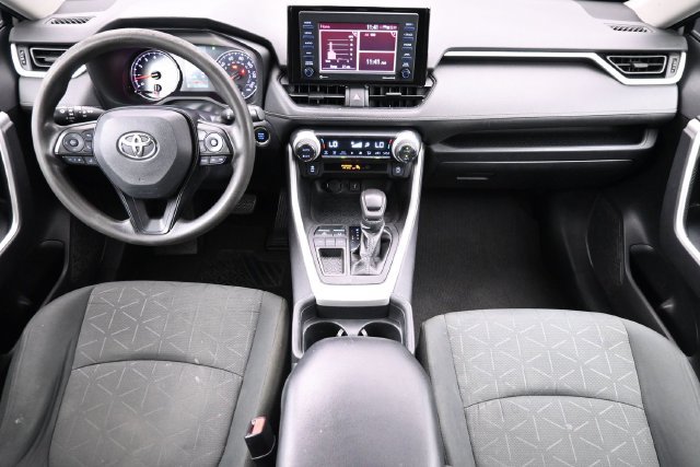 Used 2021 Toyota RAV4 XLE w/ Convenience Package FWD image 22