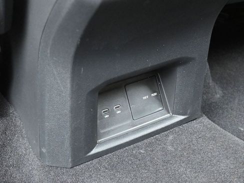 Used 2021 Volkswagen Atlas Cross Sport SE w/ Panoramic Sunroof Package image 37