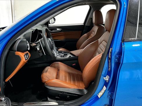 Used 2019 Alfa Romeo Giulia Ti Sport w/ Quick Order Package 22S Sport AWD/4WD image 15
