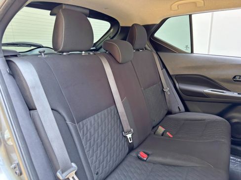 Used 2021 Nissan Kicks S FWD image 32