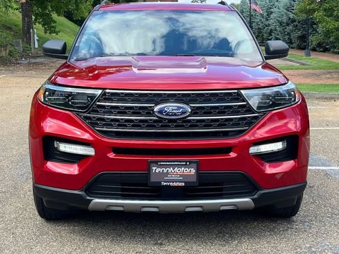 Used 2020 Ford Explorer XLT w/ Equipment Group 202A AWD/4WD image 26