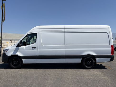 Used 2025 Mercedes-Benz Sprinter 2500 image 6