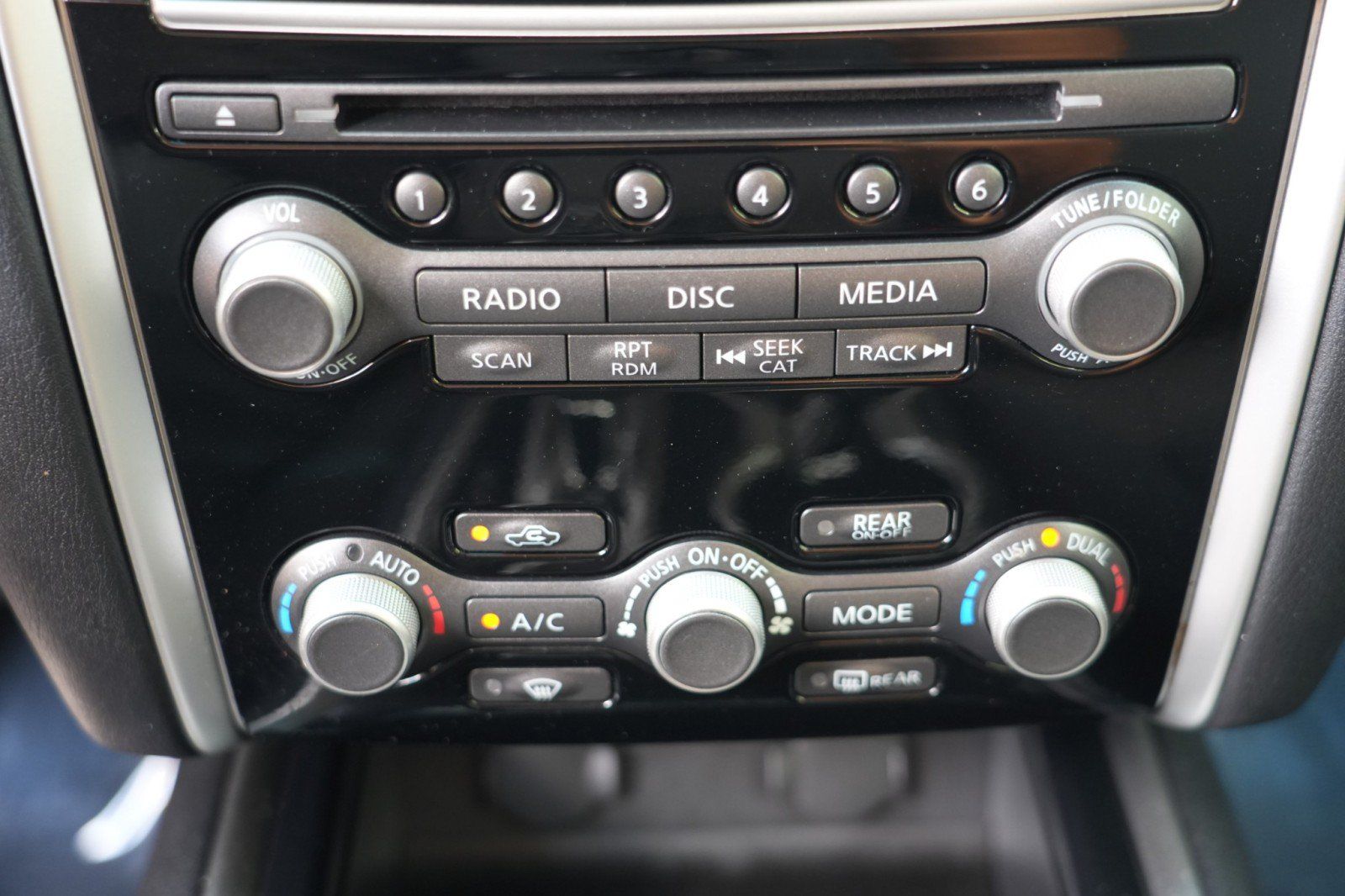 Used 2017 Nissan Pathfinder SV FWD image 26